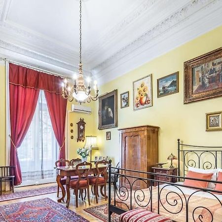 Jozsef-Corvin Central Budapeşte Dış mekan fotoğraf