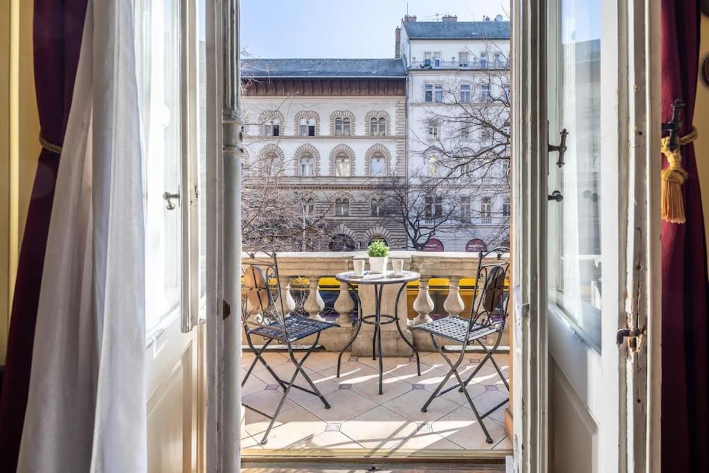 Jozsef-Corvin Central Budapeşte Dış mekan fotoğraf